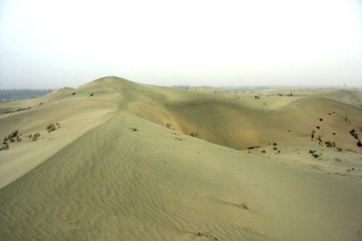 Deserto de Taklamakan, China – Wikimedia Commons