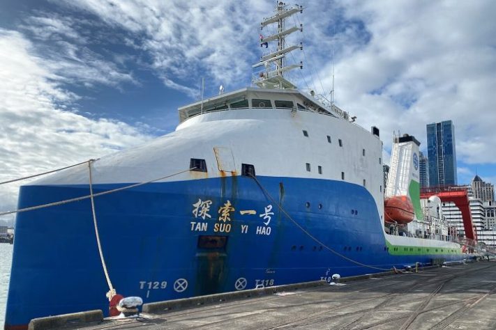 Navio chinês Tan Suo Yi Hao – Wikimedia Commons/Kareen Schnabel