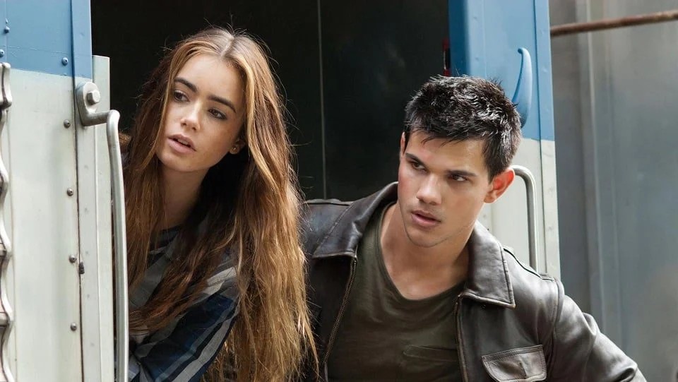 <p>Em 2011, estrelou “Sem Saída”, ao lado de Taylor Lautner, longa que acompanha um jovem que descobre uma foto sua em um site de pessoas desaparecidas e passa a investigar suas origens.</p>
