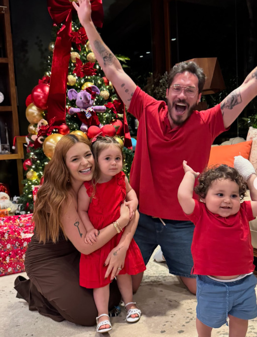 <p>Em agosto de 2022, oficializou o relacionamento com o ex-BBB Eliezer do Carmo, com quem já mantinha um namoro desde maio do mesmo ano. Em 21 de março de 2023, os dois formalizaram a união. Pouco depois, em 9 de abril, nasceu Lua, a primogênita do casal. Em 11 de novembro de 2024, nasceu Ravi, segundo filho de Vitória com Eliezer.</p>
