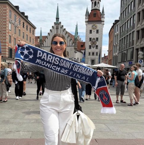 <p>A profissional agradeceu o convite, mas concluiu que, neste estágio da carreira, seguir na Band representa mais oportunidades de crescimento e maior exposição.</p>
