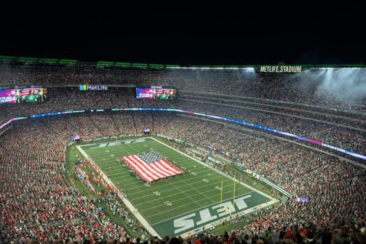 <p>Os motivos variam desde conflitos de agenda e questões políticas até a simples recusa em adaptar o show para o formato exigido pela NFL. Veja alguns exemplos!</p>
