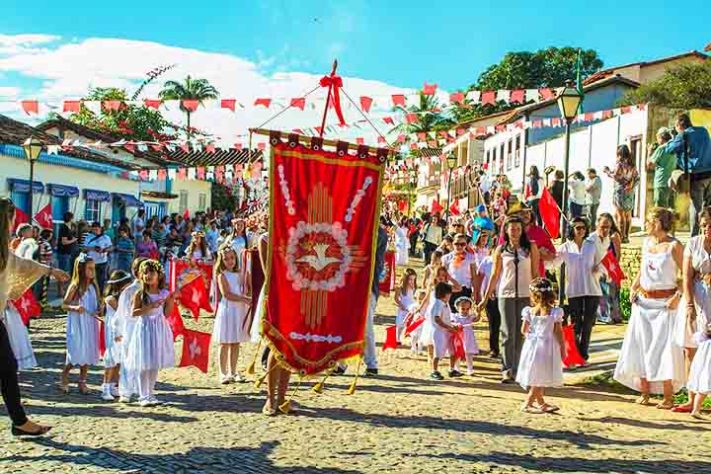 Festa do Divino Espírito Santo de Pirenópolis - Pirenópolis, município brasileiro situado no estado de Goiás - Rossyni Gomes Pompêo de Pina/Wikimédia Commons
