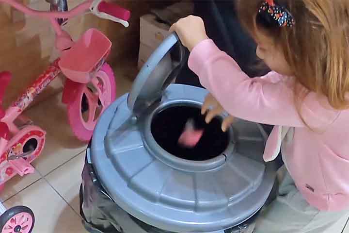 Ainda assim, caso a decisão seja a de oferecer a chupeta à criança. a Sociedade Brasileira de Pediatria recomenda que o uso seja restrito apenas ao primeiro ano de vida. Além disso, reforça que a introdução só deve ocorrer após a consolidação da amamentação.

