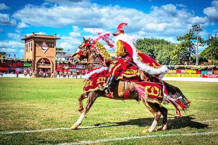 Festa do Divino Espírito Santo de Pirenópolis - Pirenópolis, município brasileiro situado no estado de Goiás - Rossyni Gomes Pompêo de Pina/Wikimédia Commons