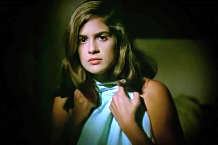 Veríssimo tem ainda uma trajetória no cinema, em filmes como “Ariella” (1979) e “As Feras” (2001), com direção de Walter Hugo Khouri. Em 2022, participou da primeira temporada da série “Rensga Hits”, produzida pela Globoplay.

