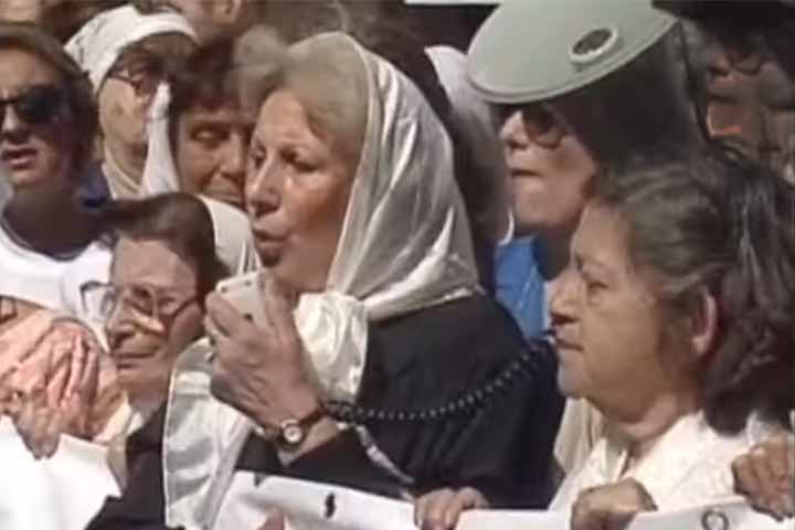 Em mais de quatro décadas de atuação, a organização foi ganhando mais integrantes e criou um banco nacional de dados genéticos para identificar os desaparecidos e comprovar os crimes perpetrados pelo regime. 
