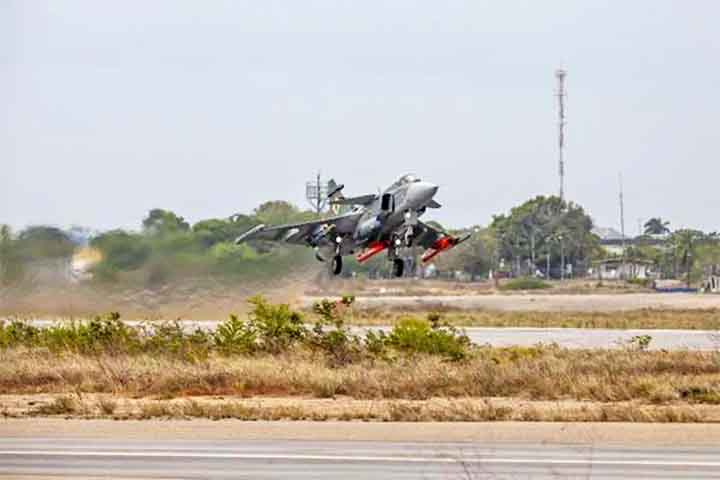 A produção da nova aeronave é um novo estágio do programa Gripen no Brasil, em associação do Governo do Brasil com a fabricante sueca Saab, com vistas a modernizar a Força Aérea Brasileira. 
