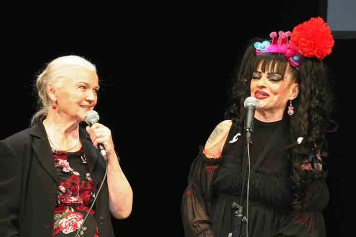 A cantora e compositora alemã Nina Hagen