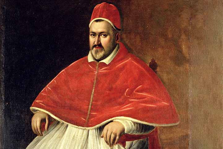 Em 1586, durante a construção da nova Basílica de São Pedro, o Papa Sisto Quinto ordenou que o obelisco fosse transferido para a frente da basílica. Ele afirmou: “Muitos cristãos foram martirizados à sombra dessa pedra. O próprio São Pedro morreu lá”. Para dar novo significado ao monumento, colocou-se uma cruz em seu topo, transformando-o em símbolo de paz e esperança.