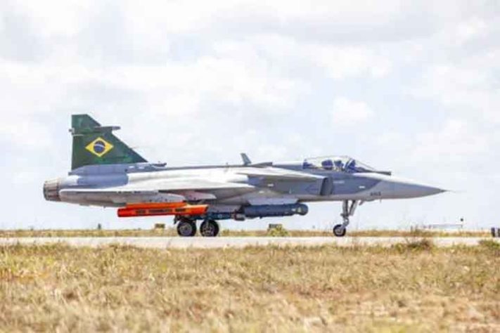 Gripen F-39E, o primeiro caça supersônico produzido no Brasil