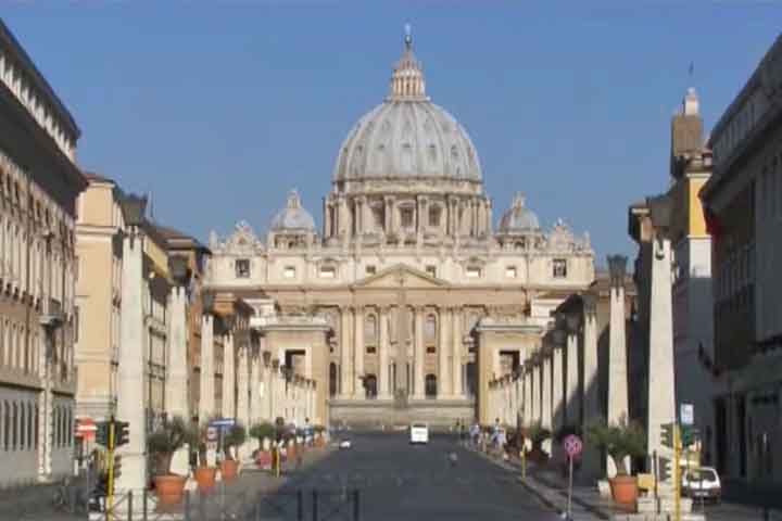 <p>A Basílica de São Pedro foi concluída em 18 de novembro de 1626 e consagrada de imediato pelo Papa Urbano VIII. Assim, em 2026 celebrará o 400º aniversário, marco que reforça sua importância histórica e espiritual para a Igreja Católica e para o mundo.</p>
