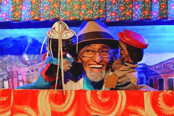 Sebá é o fundador do teatro de mamulengos "Mamusebá" de Caruaru - Teatro de Mamulengo: teatro de bonecos ou fantoches praticado na região Nordeste- Divulgação