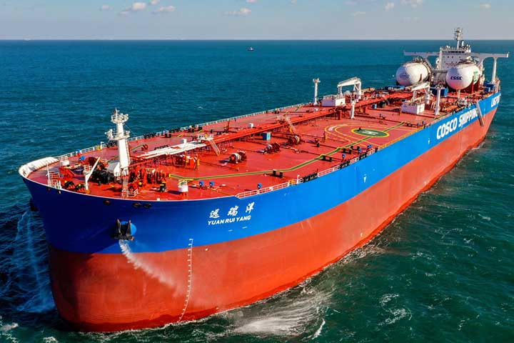 <p>A China é o maior consumidor mundial de petróleo e também produz volumes significativos. Contudo, depende fortemente de importações, o que a torna sensível às variações de preço e oferta externa.</p>
