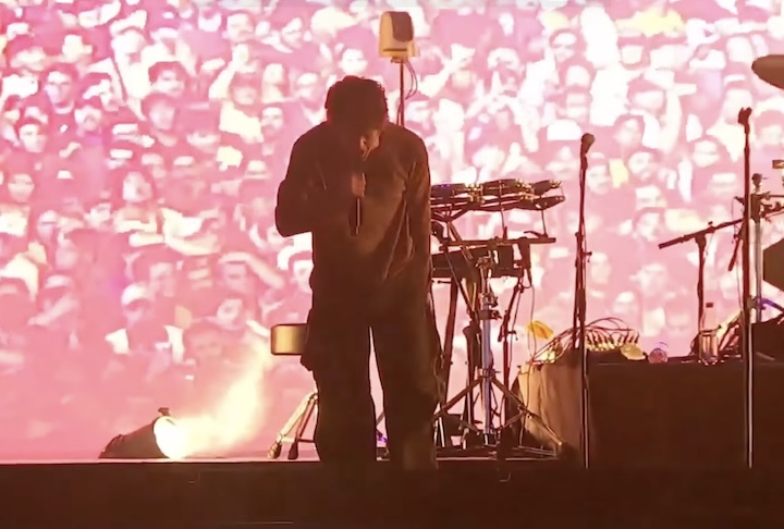 O quinteto de Baltimore subiu ao palco Budweiser (o principal do festival) ostentando o título de vencedores do Grammy 2025, no qual faturaram os prêmios de Melhor Álbum de Rock por <i data-path-to-node=