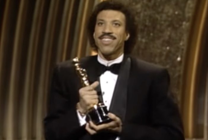 Lionel Richie ganha o Oscar pelo filme 