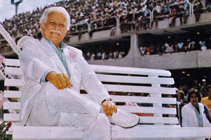 Homengem da Mangueira no carnaval de 1984 - Braguinha, João de Barro, lendário compositor de marchinhas e clássicos da canção brasileira -Armando Borges/Wikimédia Commons