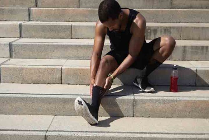 Cãibras musculares: como prevenir episódios e aliviar o desconforto