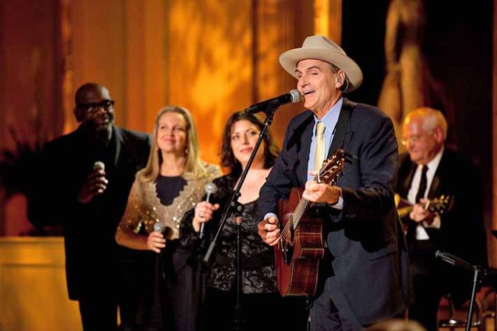 James Taylor: a trajetória do cantor e compositor