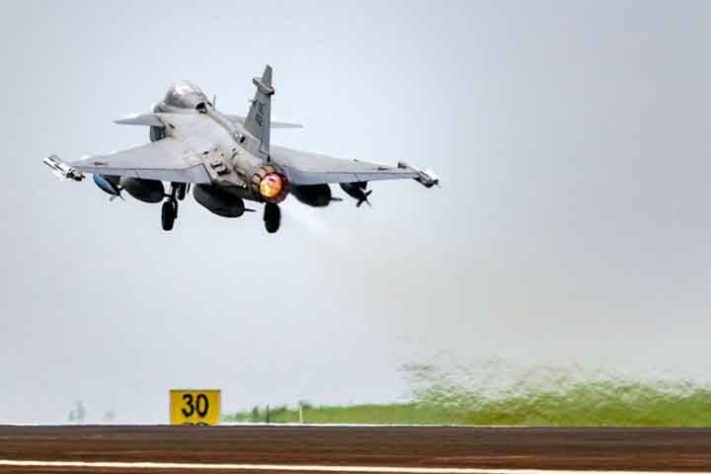 Gripen F-39E, o primeiro caça supersônico produzido no Brasil