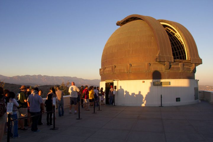 <p>Desde o início, sua proposta foi permitir que qualquer pessoa pudesse observar o céu por meio de telescópios de alta qualidade, algo raro na época.</p>
