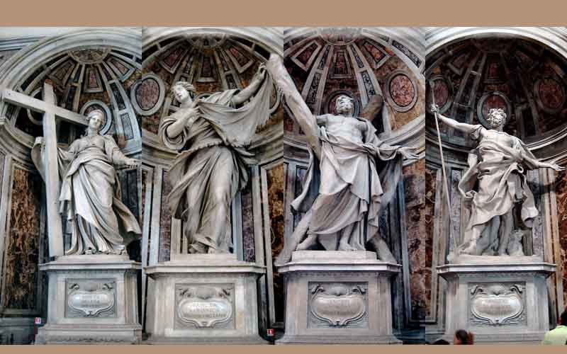 <p>Os quatro pilares que a sustentam têm em sua base Santa Helena com a Cruz da Crucificação, Santa Verônica com o manto que secou o suor e sangue de Jesus Cristo, Santo André que foi crucificado na cruz em X, e São Longuinho com a lança que ele utilizou para perfurar Jesus Cristo durante sua crucificação.</p>
