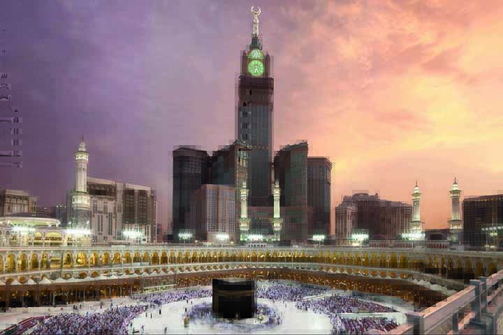 <p>A construção também marcou uma mudança drástica na paisagem urbana de Meca, gerando debates sobre o equilíbrio entre a preservação e a necessidade de modernização para suportar o fluxo crescente de visitantes.</p>
