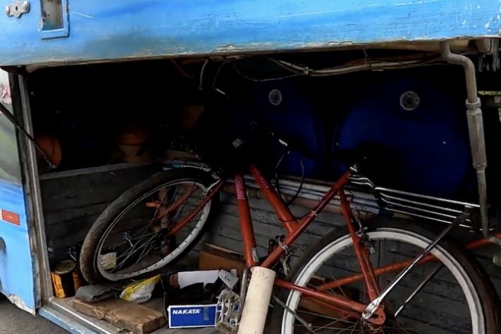 Casal vive em mansão sobre rodas e leva vida na estrada – Reprodução