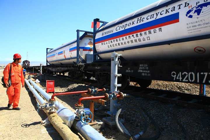 <p>O Cazaquistão é forte produtor da Ásia Central, com campos estratégicos que abastecem mercados vizinhos. Sua posição geográfica o torna peça importante na logística energética.</p>
