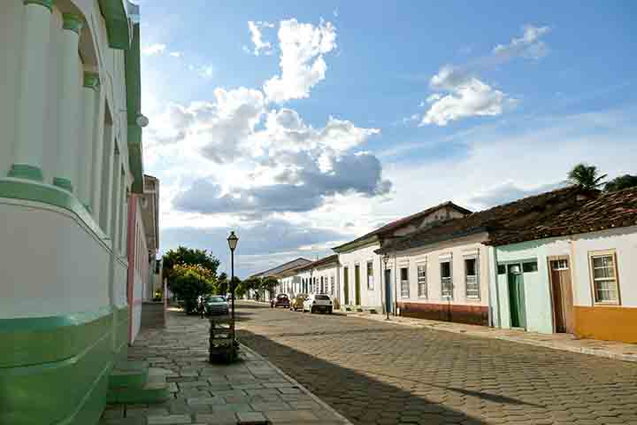 <p>Tombado pelo Instituto do Patrimônio Histórico e Artístico Nacional (Iphan), o conjunto arquitetônico mantém viva a atmosfera do Brasil colonial.</p>
