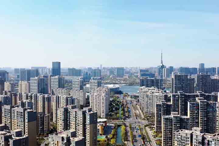 O labirinto não é apenas uma atração isolada. Ele se conecta ao desenvolvimento urbano de Yancheng, complementando outras iniciativas culturais e ecológicas da região.