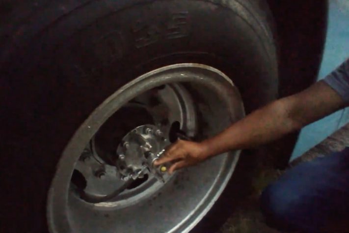 Casal vive em mansão sobre rodas e leva vida na estrada – Reprodução/Trailer Perola