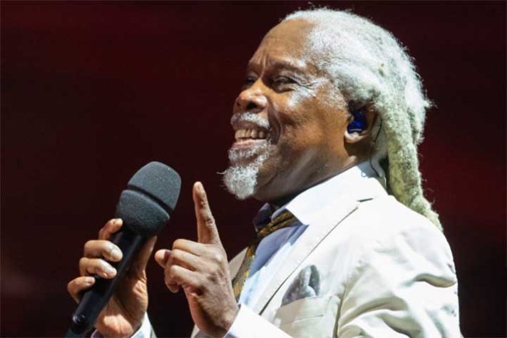 Billy Ocean - Cabelos grisalhos/brancos - Reprodução do Instagram @o2cityhallnewcastle