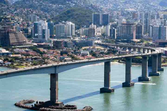 Terceira Ponte, entre em Vila Velha e Vitória- Vitória, Espírito Santo -Pratti/Wikimédia Commons