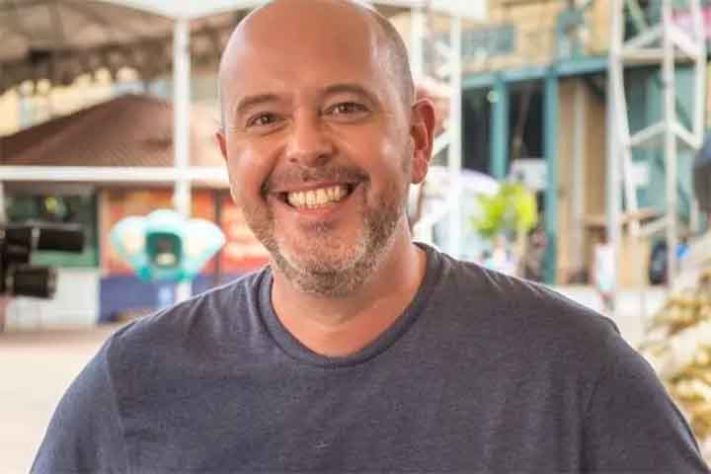 Apresentador Alex Escobar