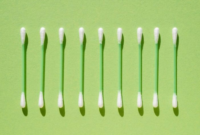 Cotonetes, hastes flexíveis – Reprodução/Freepik