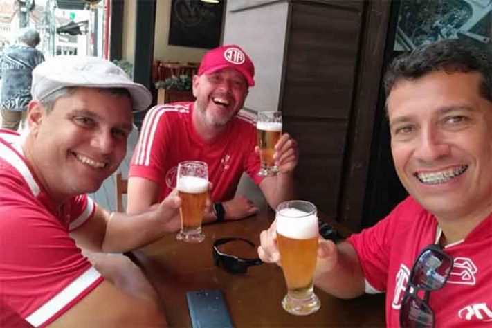 Apresentador Alex Escobar