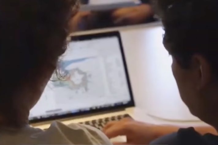 Cientistas encontram fileiras de buracos perfeitamente alinhados no fundo do oceano - Reprodução/NOAA