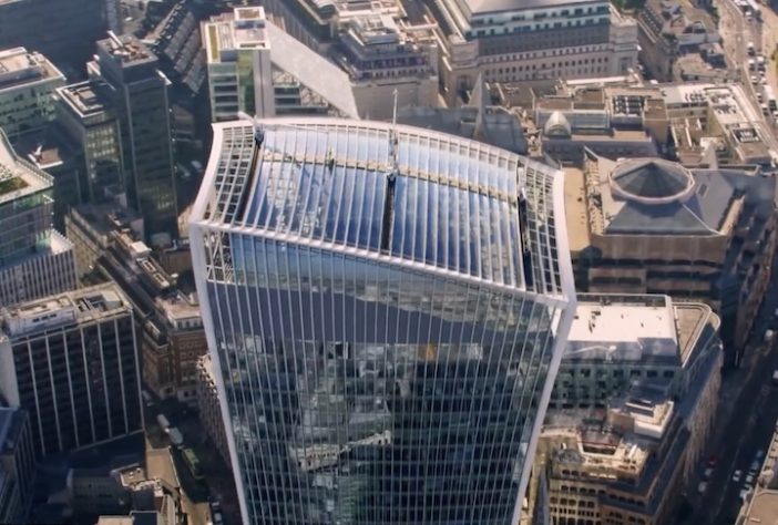 Edifício 20 Fenchurch Street, em Londres, danificou carros na rua – Francais a Londres/Unsplash