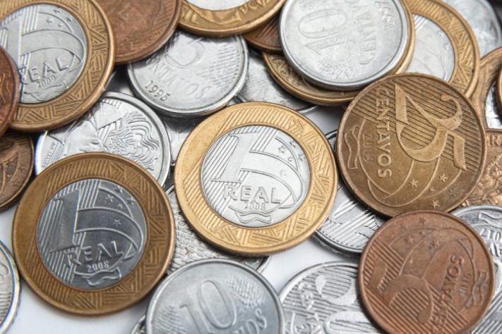 Moedas brasileiras, real – Freepik/Mateus Andre