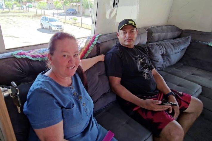 Casal vive em mansão sobre rodas e leva vida na estrada – Reprodução/Sítio da Erika