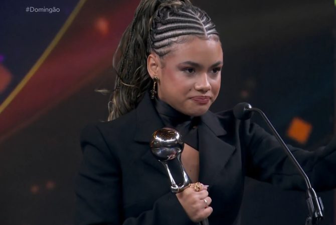 Alana Cabral vence Revelação no “Melhores do Ano 2025” e se destaca na Globo