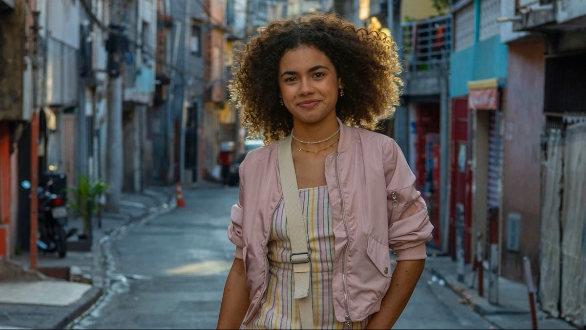 Em julho de 2025, após completar 18 anos, foi confirmada como uma das protagonistas de “Três Graças”, novela das nove escrita por Aguinaldo Silva, ao lado de Sophie Charlotte e Dira Paes. Na trama, ela é Joélly Maria das Graças, representante da terceira geração de uma família marcada por gravidez precoce e abandono.
