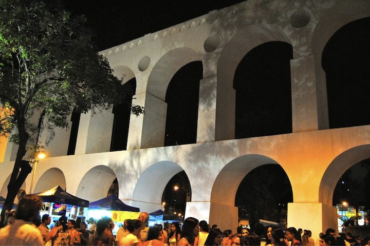 Hoje, os Arcos funcionam como um portal para a vida boêmia da Lapa, sendo o cenário de grandes eventos culturais e o principal ponto de encontro da região.