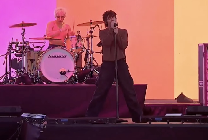 Após passagens pelo Brasil em 2024, a banda estatunidense Turnstile retornou ao país como a nova sensação do rock mundial e fez um show energético no último dia do festival <span class=