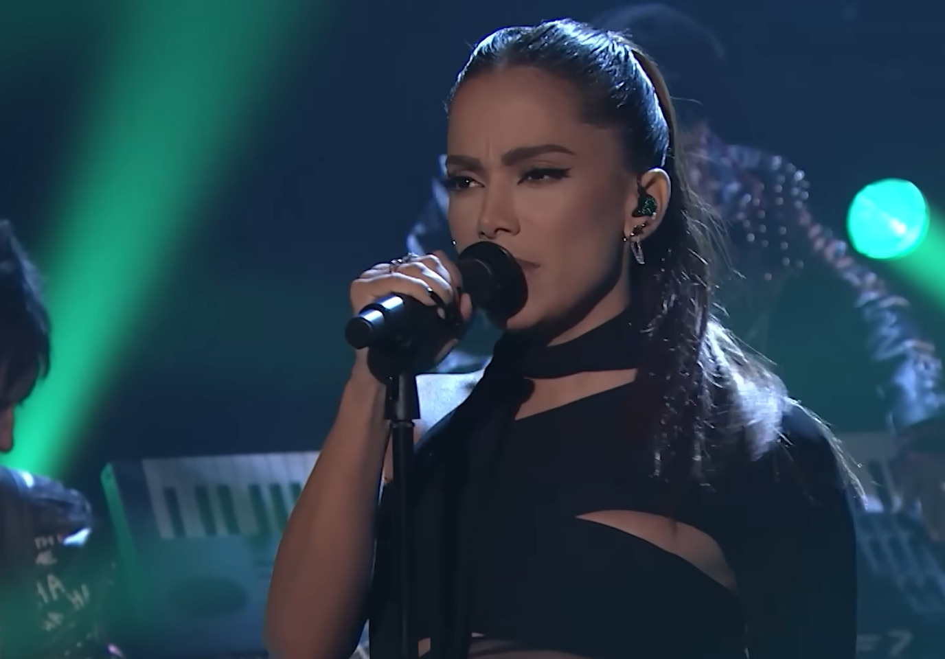 <p>Entre outras apresentações de destaque da cantora estão a cerimônia de abertura da final da UEFA Champions League 2023, na Turquia; o palco principal do MTV Video Music Awards, em 2022 e 2023; o Réveillon na Times Square, na virada de 2020 para 2021; a cerimônia de abertura dos Jogos Olímpicos Rio 2016; além da apresentação no programa “Jimmy Kimmel Live!” e “The Tonight Show Starring Jimmy Fallon”.</p>
