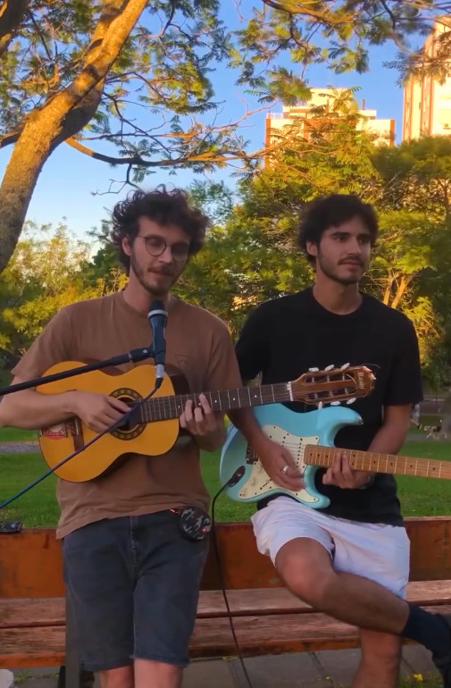 <p>Os vídeos viralizaram rapidamente nas redes sociais e ampliaram de forma significativa o alcance da dupla. Hoje, o GUPE soma mais de 350 mil seguidores no Instagram e acumula mais de 40 milhões de visualizações em seus conteúdos publicados nas diferentes plataformas digitais.</p>
