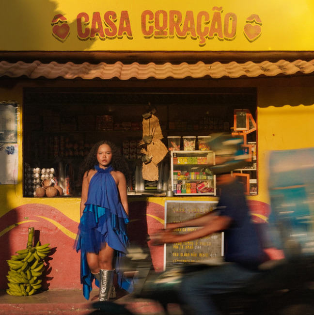 <p>Em 2025, Joyce Alane foi indicada ao “Grammy Latino” na categoria Melhor Álbum de Música de Raízes em Língua Portuguesa pelo álbum “Casa Coração”. O reconhecimento destacou o trabalho da artista e ampliou sua projeção no cenário musical. O álbum reúne sete faixas, entre elas “Sabiá”, “Dona da Minha Cabeça”, “A Natureza das Coisas” e “Todo Tempo é Pouco para Te Amar”.</p>
