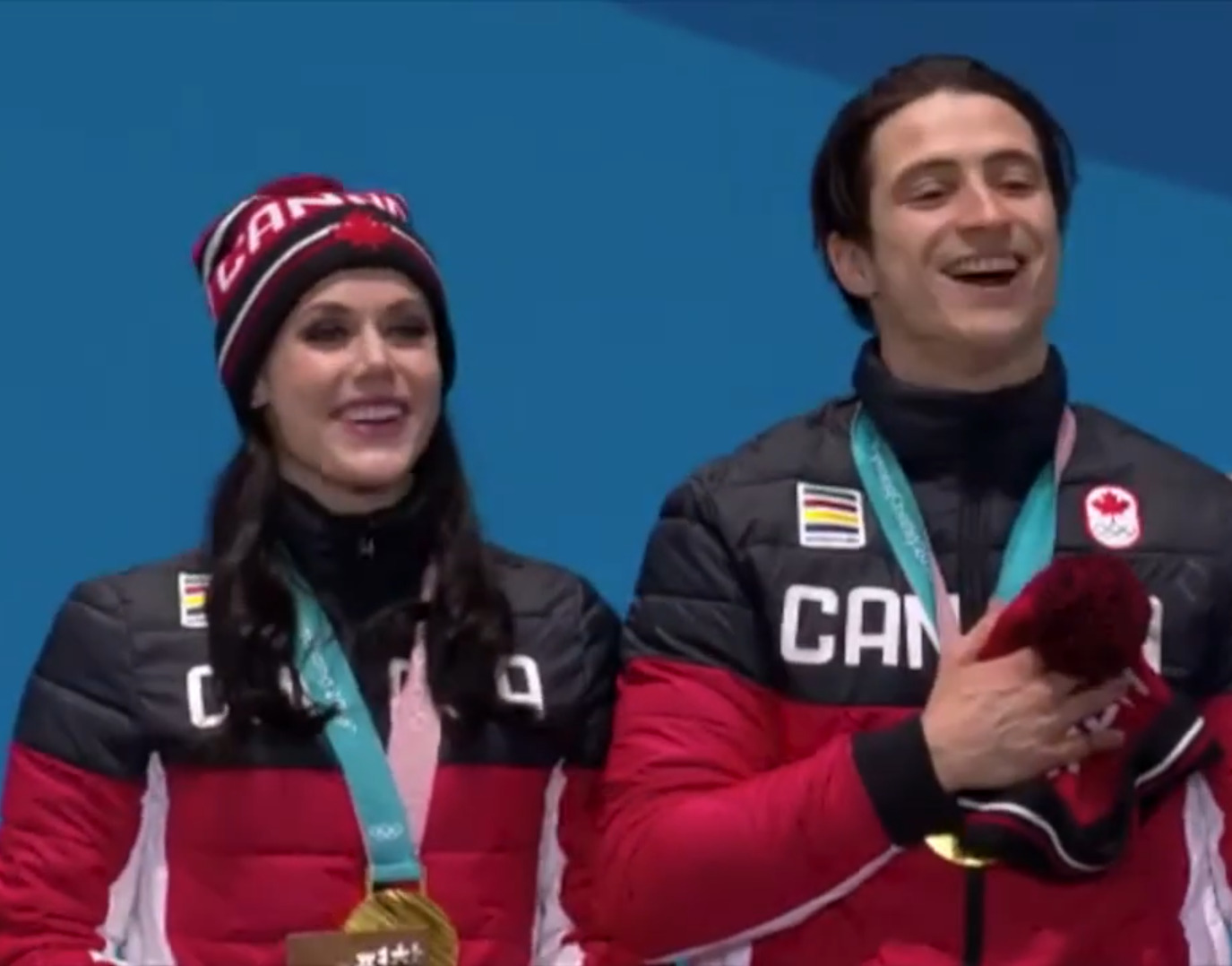 <p>A apresentação conquistou a medalha de ouro tanto na disputa por equipes quanto na prova individual e consagrou Virtue e Moir como os patinadores mais condecorados da história. Desde então, a performance costuma ser relembrada e volta a viralizar nas redes sociais a cada edição dos Jogos Olímpicos de Inverno como uma das mais memoráveis da história.</p>
