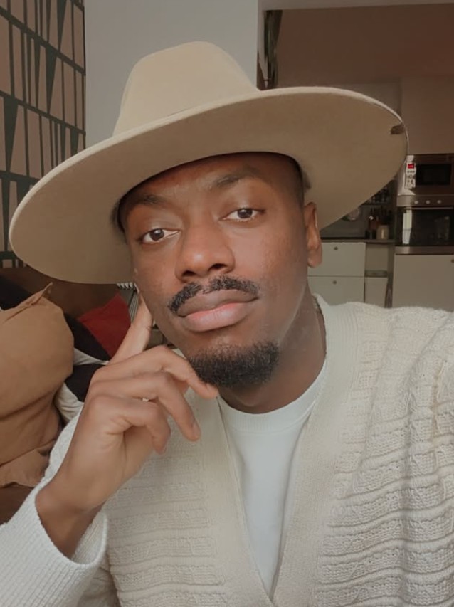 <p>“Foi um projeto que nasceu do nada, sem planejamento nenhum, e o barulho foi muito maior do que a gente esperava. Virou o disco de maior barulho dos três”, afirmou Jota.pê ao comentar a origem e a repercussão do trabalho em entrevista.</p>
